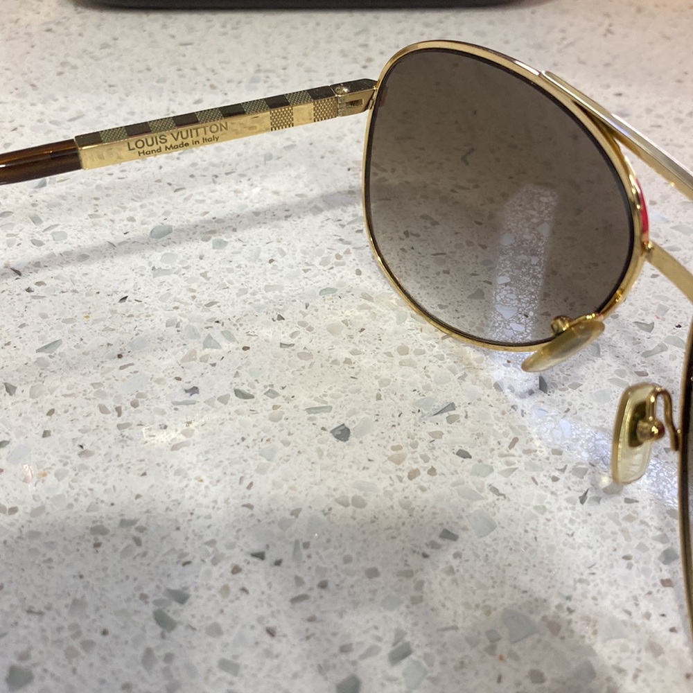 Louis Vuitton Aviator sunglasses - Picture 12 of 16
